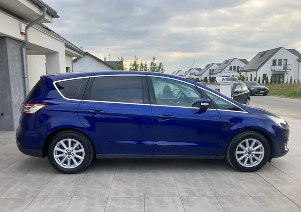 Ford S-Max cena 59500 przebieg: 196000, rok produkcji 2017 z Września małe 466